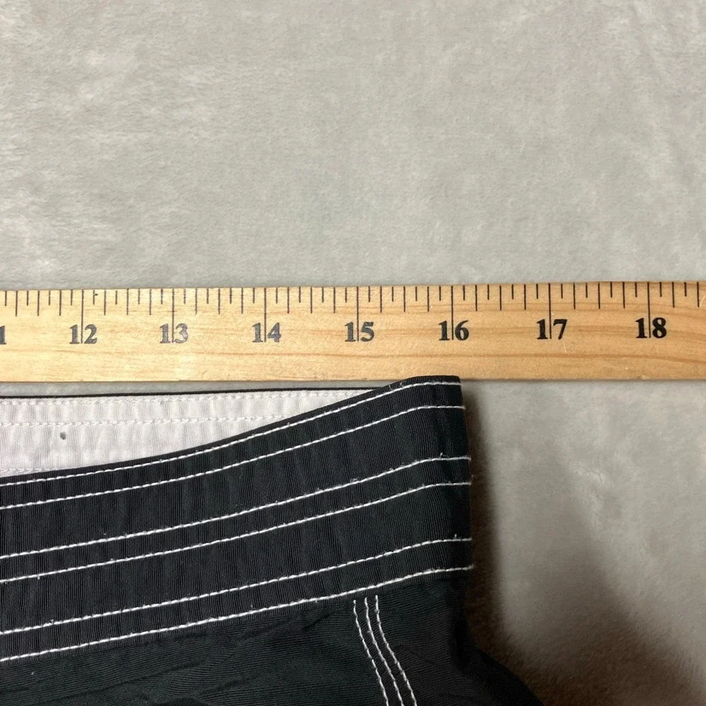 Vintage Y2K O'Neill Boardshorts Swim Cargo Logo Grey Red Mallgoth Mens 32